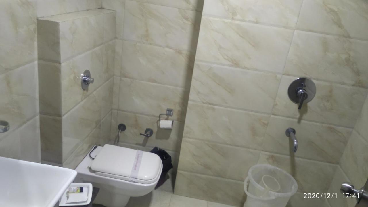 אמריצר Hotel Popular מראה חיצוני תמונה